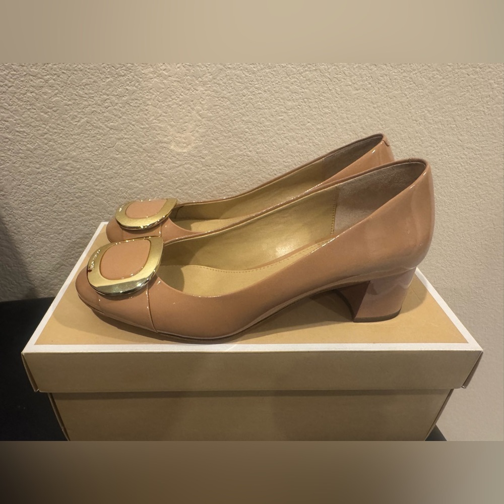 Michael Kors Pauline Mid Pump Patent Leather Heels Nude with Gold Buckle 7.5
